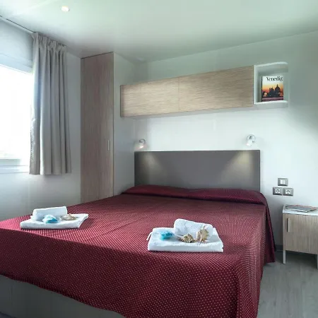 Charming Mobile In With Whirlpool Hébergement de vacances Caorle